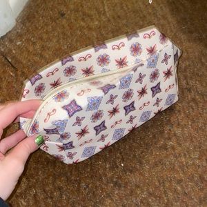 Cosmetic bag